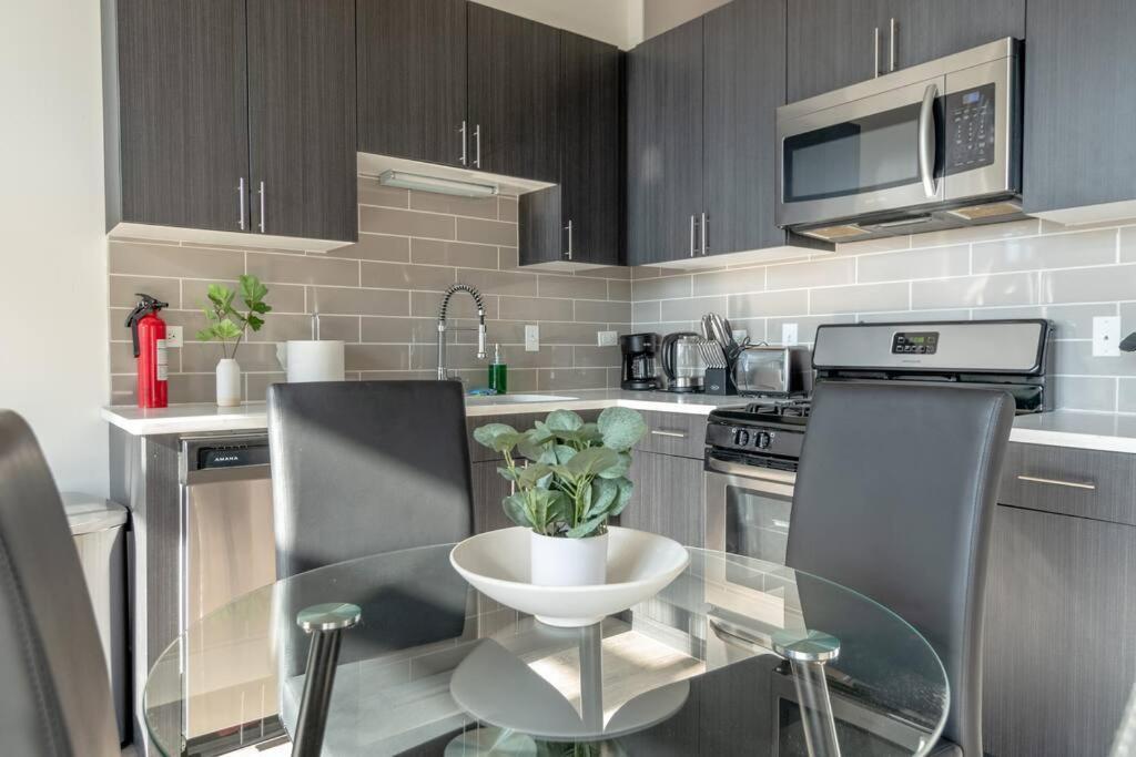 Mccormick Place Beautiful 2Br Apartment With Optional Parking Sleeps Up To 8 Near Soldier Field, Grant Park And Lakefront Trail Chicago Eksteriør billede