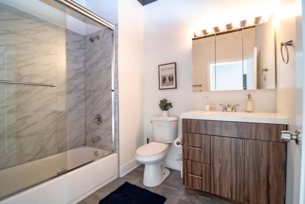 Mccormick Place Beautiful 2Br Apartment With Optional Parking Sleeps Up To 8 Near Soldier Field, Grant Park And Lakefront Trail Chicago Eksteriør billede